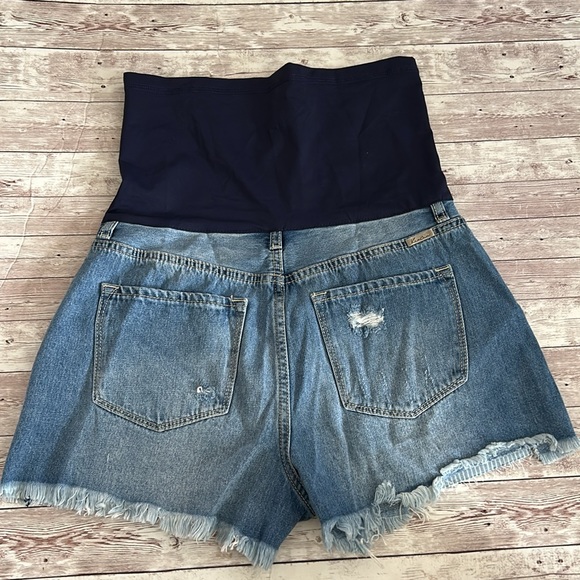 Pinkblush Medium Wash Distressed Fringe Hem
Maternity Full Panel Jean Shorts - Picture 8 of 11
